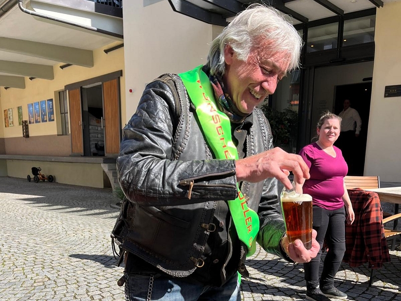 Größer anzeigen...