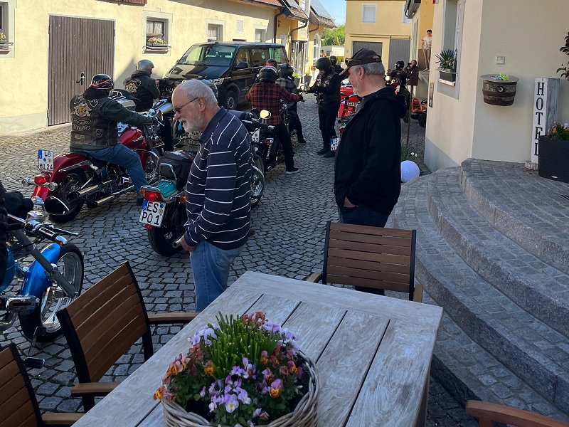 Größer anzeigen...